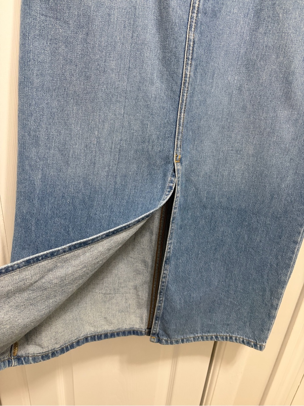 Contemporaine by Simons - Light Wash Organic Cotton Midi Denim Skirt - Size 6 - Picture 3 of 9